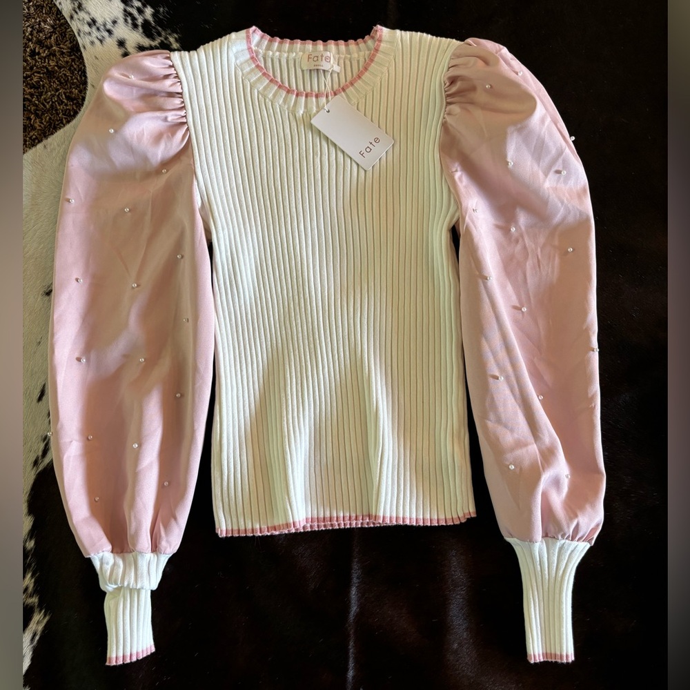Sweater blouse with puff sleeves